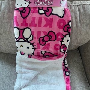 NWT!RARE! HELLO KITTY PINK SHERPA THROW BLANKET!